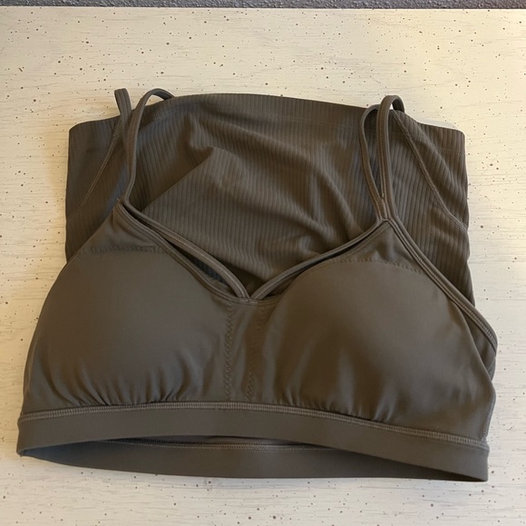 lululemon athletica Sports Bra - Picture 6 of 7